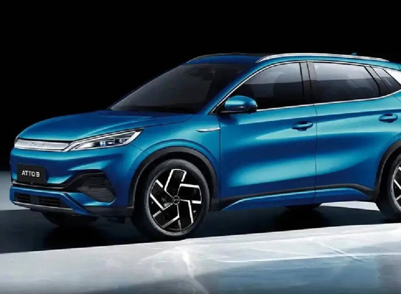 This company delivered 200 electric cars in 1 day, will run 521km on a single charge